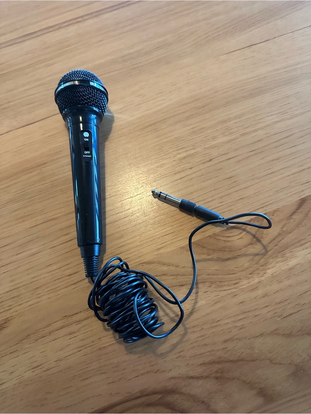 Wired Handheld Microphone with 1/4" Plug - Black